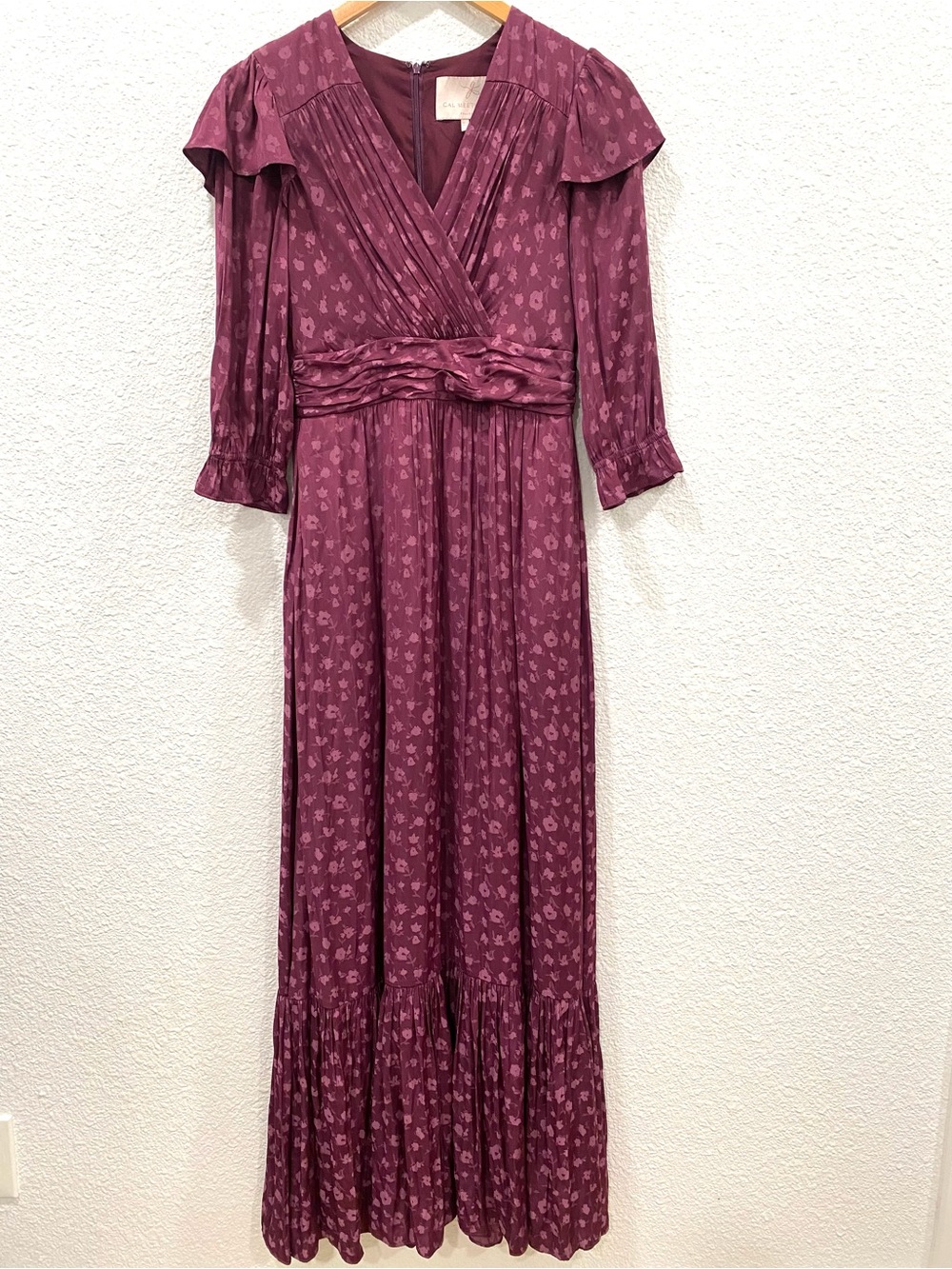 Gal Meets Glam Cassandra Maxi Dress 2 Plum Floral Pleated Ruffle Julia Engel